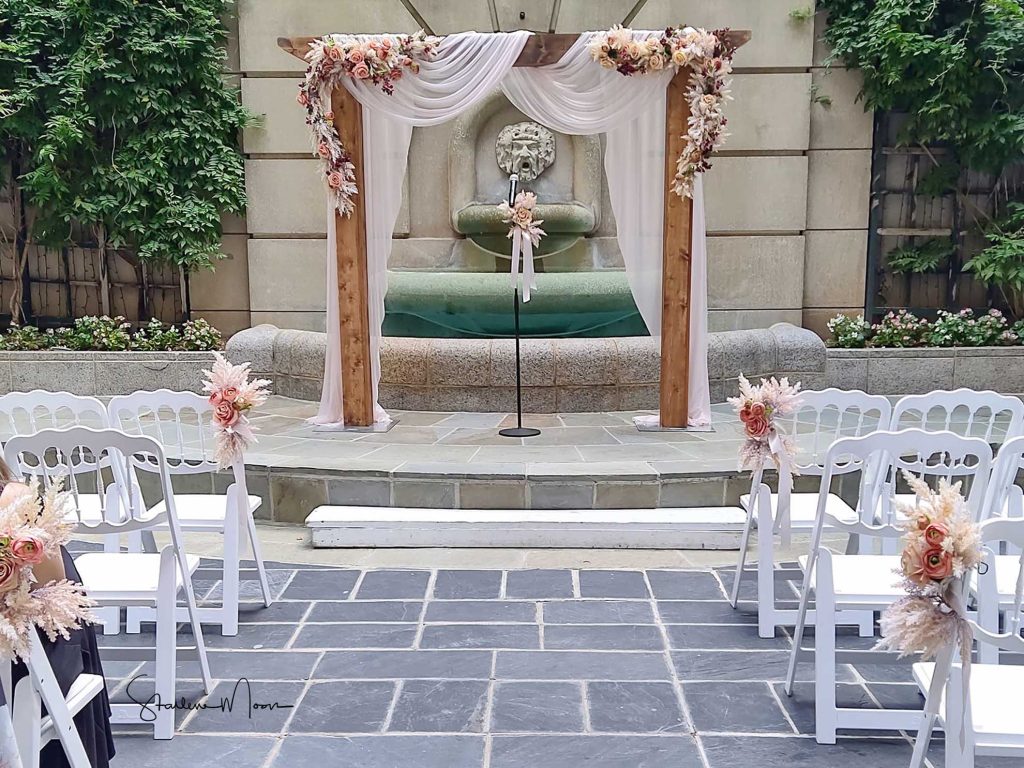 Outdoor wedding tips for DC, MD, and VA ceremonies from The DC Marriage Knot, focusing on weather, lighting, and guest comfort.